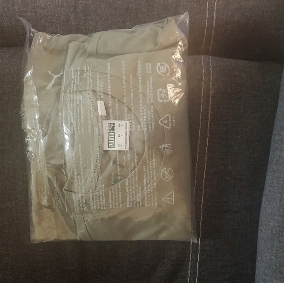 Puma Classic Patch-Pocket T-Shirt - Picture 4 of 5